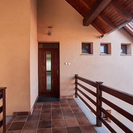 Апартаменти Lujza Apartman Goedoello Екстер'єр фото