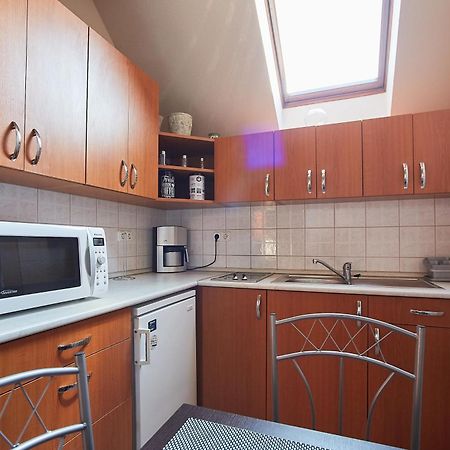 Апартаменти Lujza Apartman Goedoello Екстер'єр фото